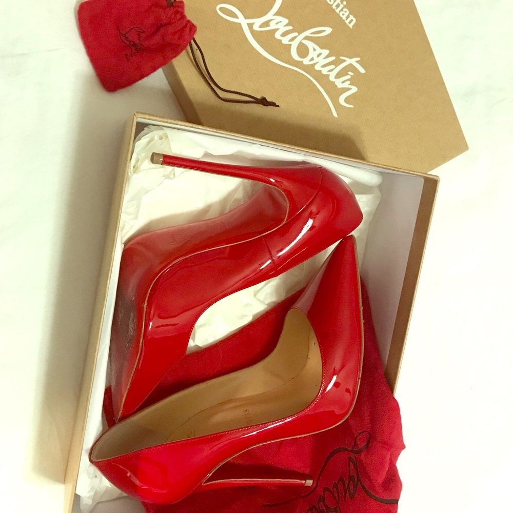 Christian Louboutin So Kate Pump